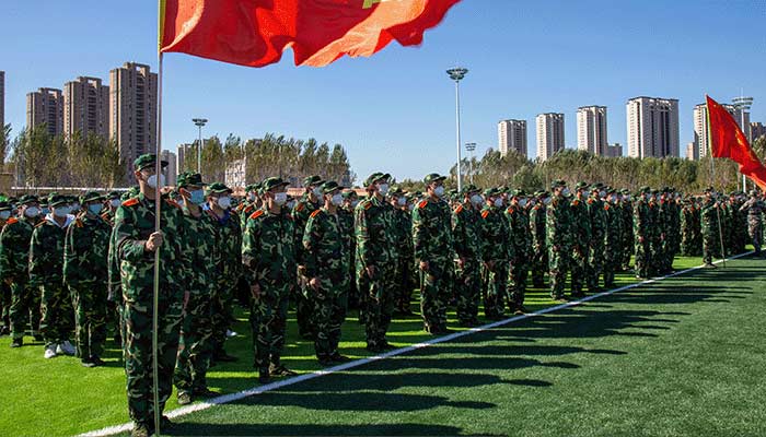 爱体育中国有限公司官网隆重举行2022级新生开学典礼暨军训总结表彰大会